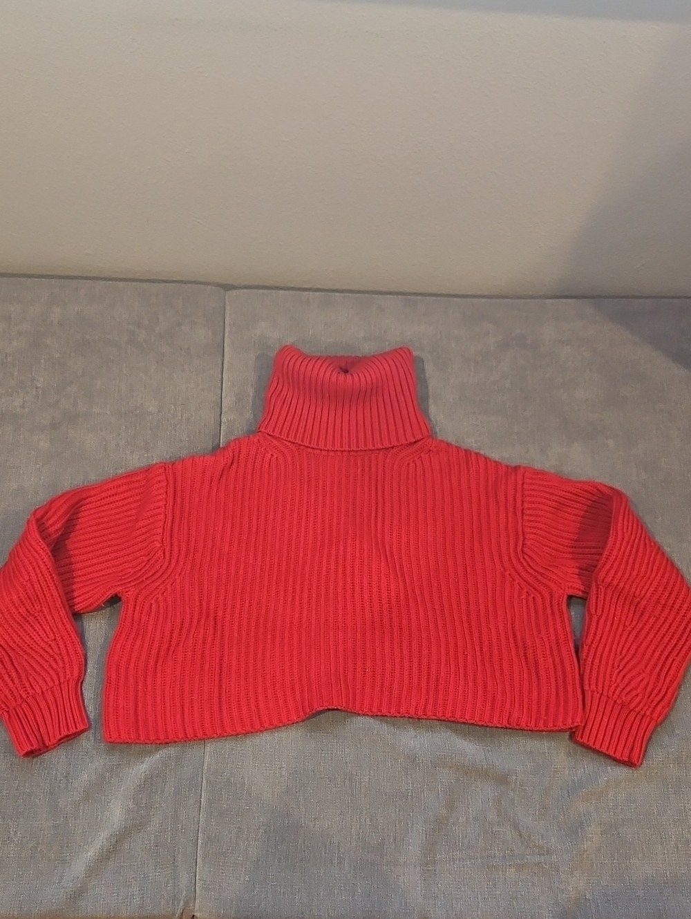 Cropped Ribbed Merino Turtleneck Sweater - Red